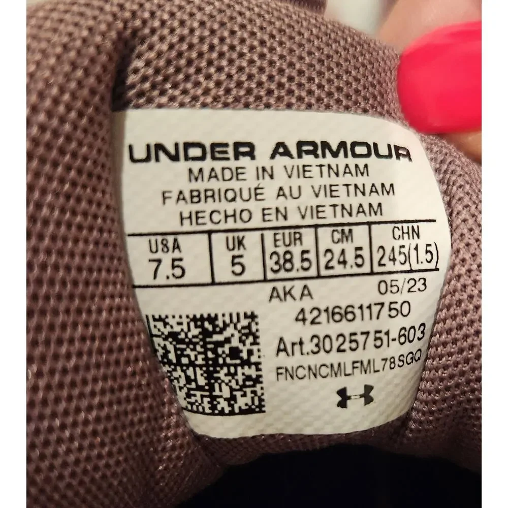 Under Armour Women's UA Charged‎ Verssert Speckle Shoes, Sz 7.5